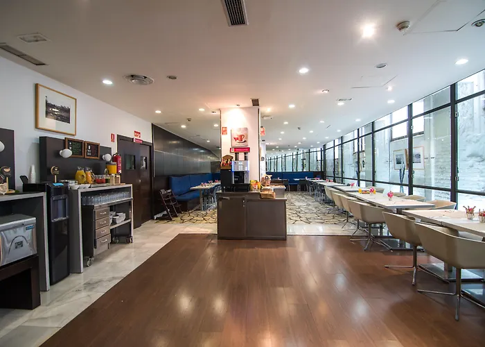 Petit Palace Cliper-Gran ViaAlbergo